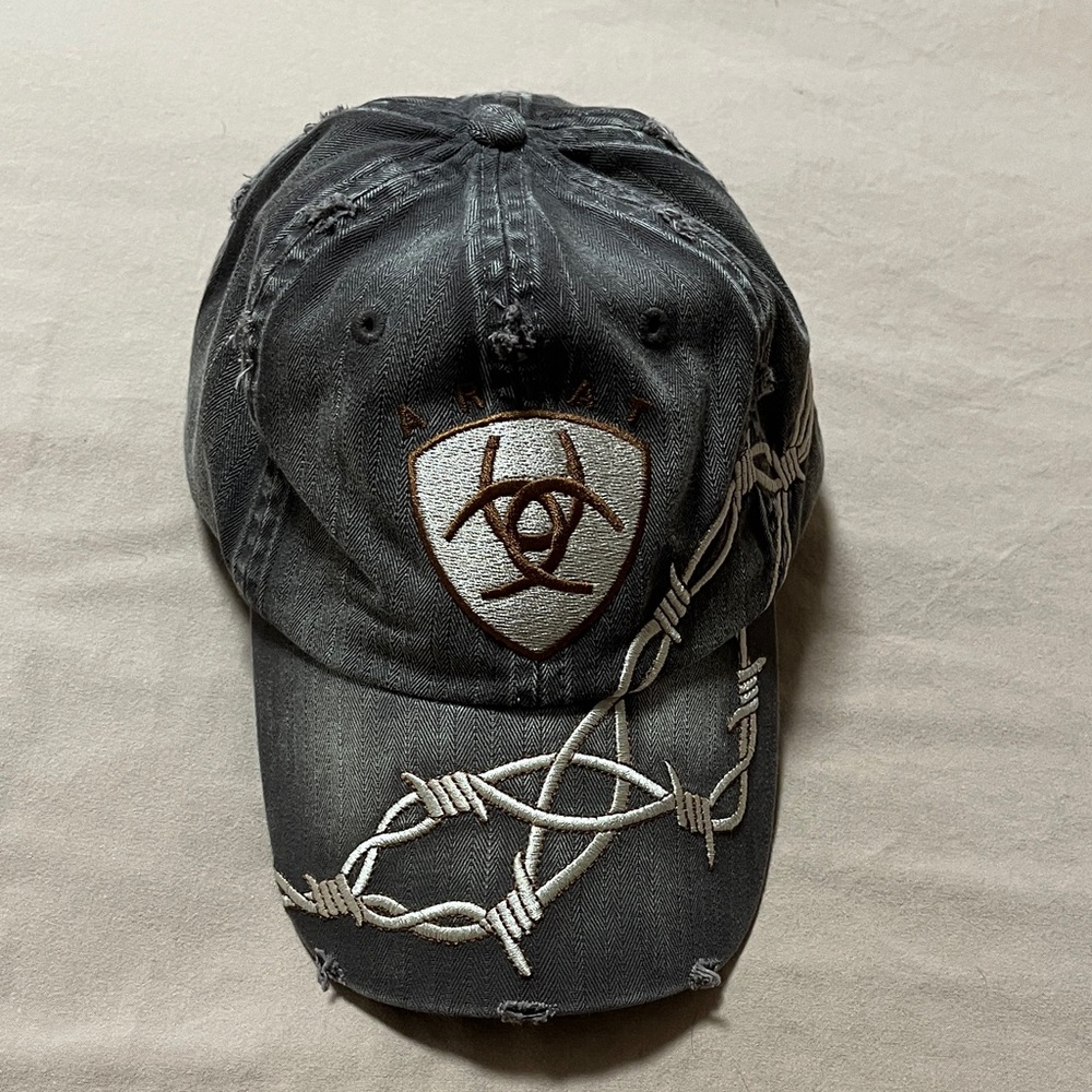 Men’s Ariat Barbed Wire Rustic Cap 🧢